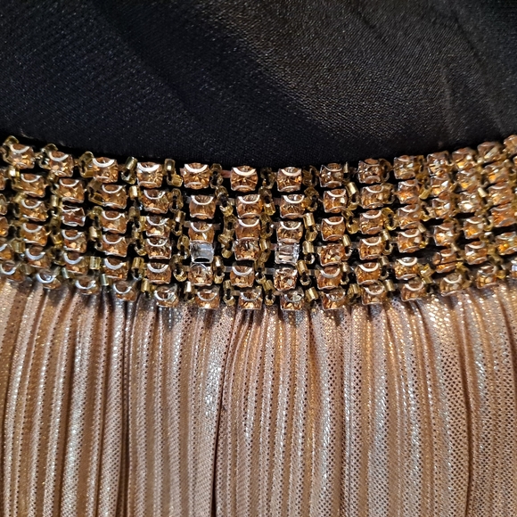 IEENA for MAC DUGGAL 26541 ONE SHOULDER LAYERED RUFFLE GOWN Size 2 - Picture 4 of 11